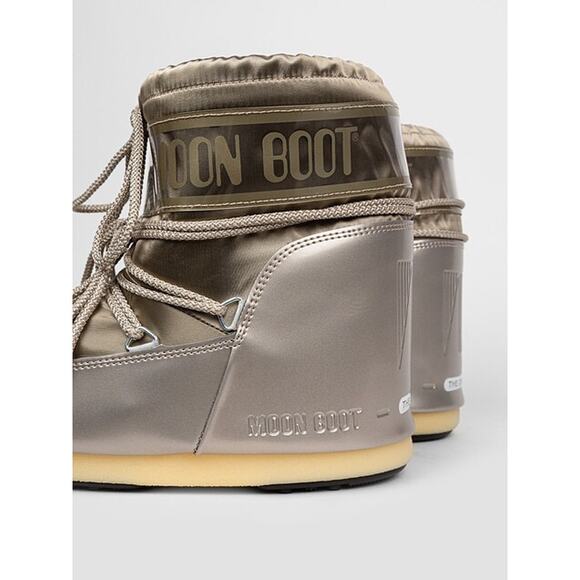 MOON BOOT ICON LOW GLANCE PLATINUM THE ORIGINAL EU36/38-US4.5-7 Ret$340 TRENDING - Picture 5 of 8